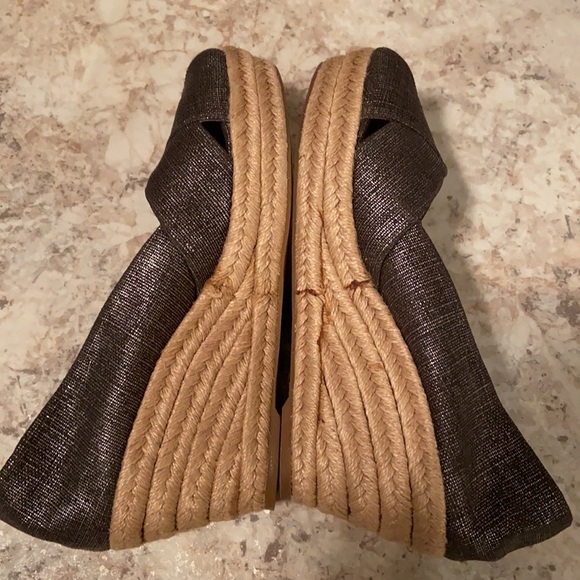 Tory Burch Wedges Size 10 - Picture 4 of 8